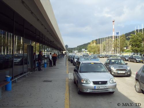 Ausgang Flughafen Rhodos